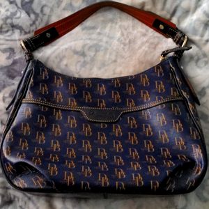Dooney & Bourke LIKE NEW shoulder bag